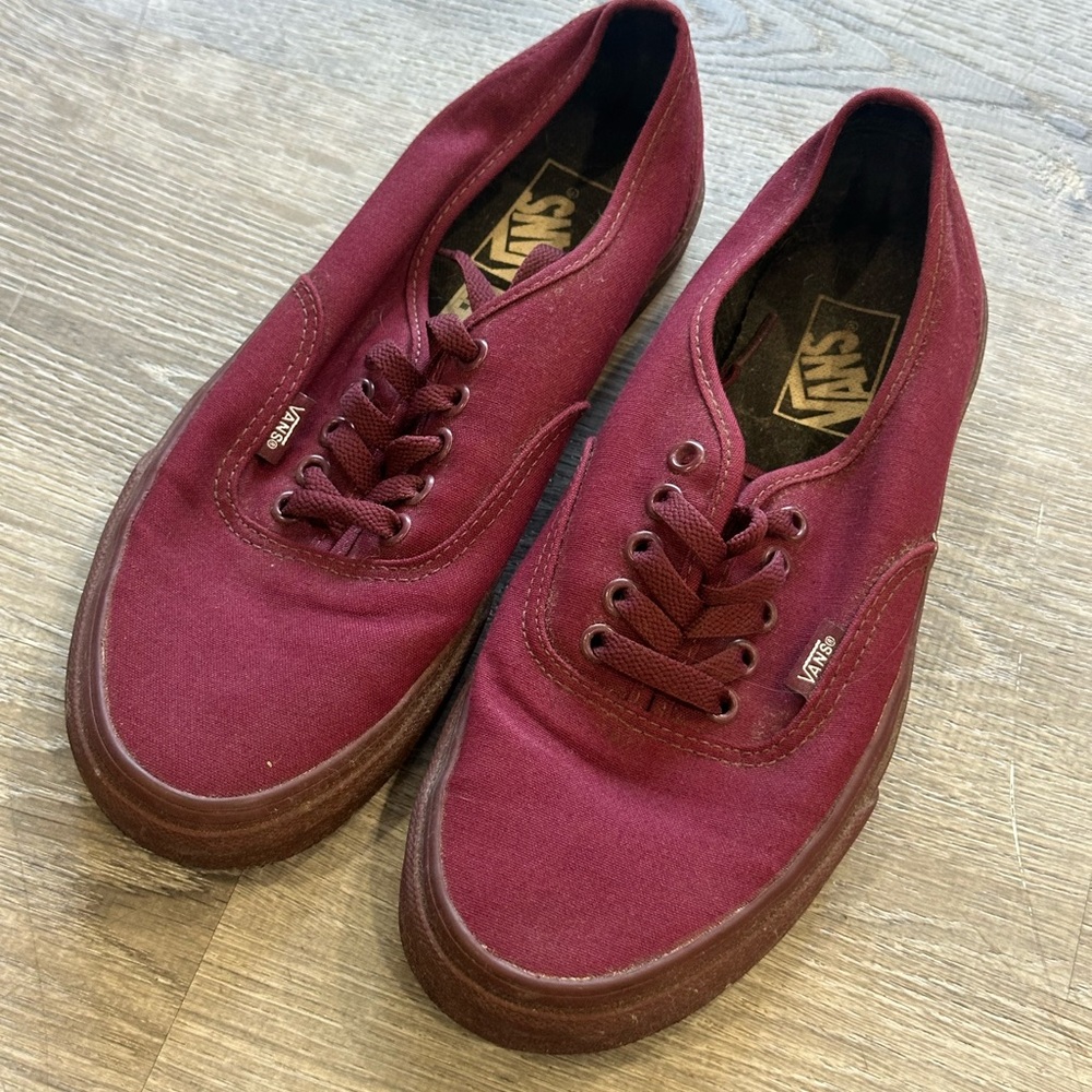 Vans men’s burgundy shoes